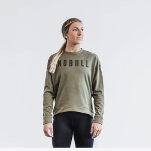NO BULL crewneck pullover sweatshirt in army green